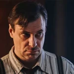 Евгений Цыганов ищет убийцу в трейлере «Отель «У погибшего альпиниста»»