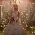 Японский Vogue опубликовал фото Арианы Гранде с шестью пальцами